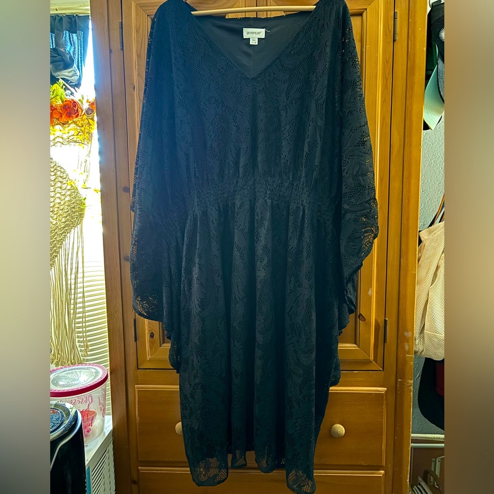Avenue black lace dress